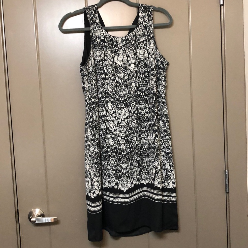 Mini floral black and white dress